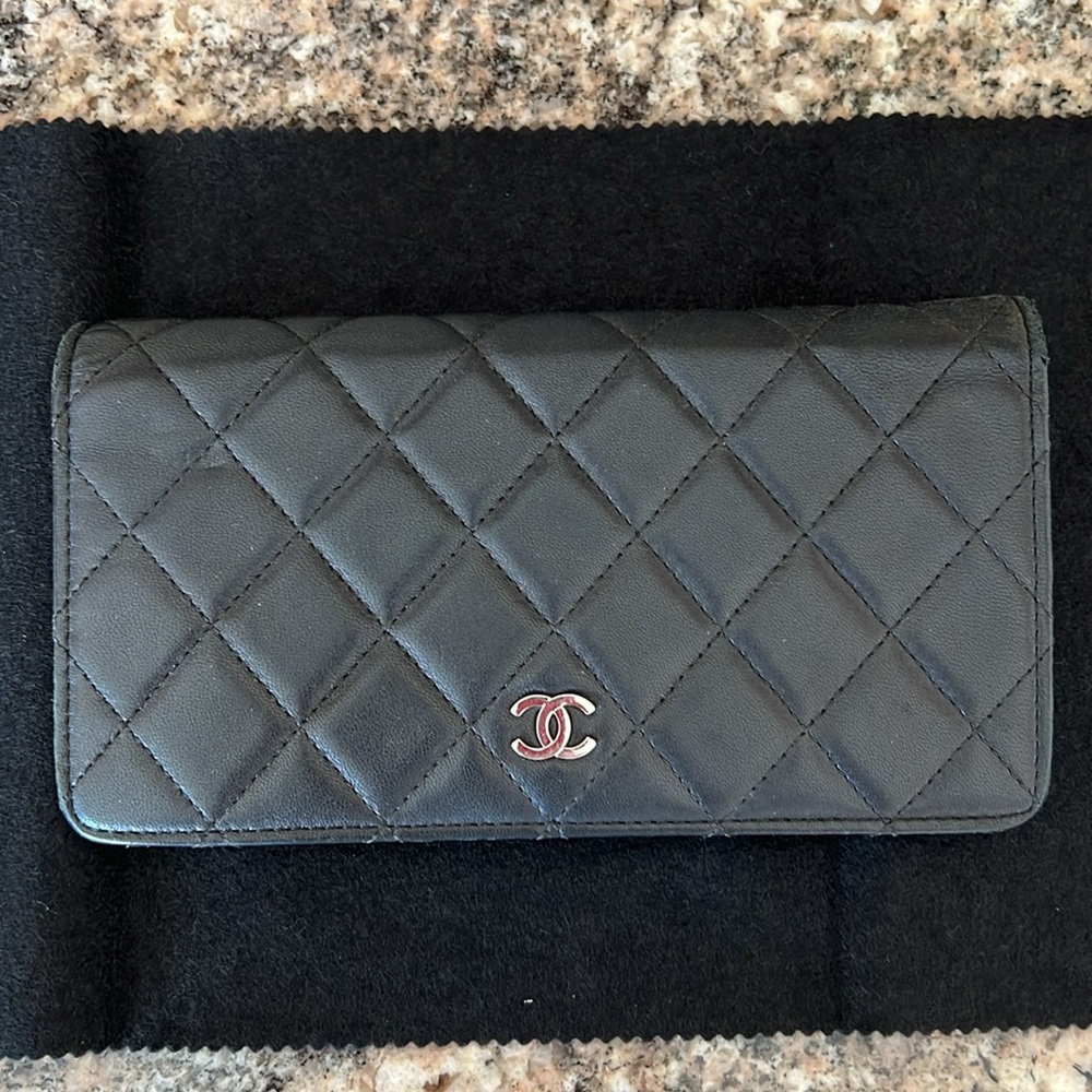 CHANEL Black Quilted Leather Wallet on Chain with Silver-Tone Hardware - Picture 3 of 13